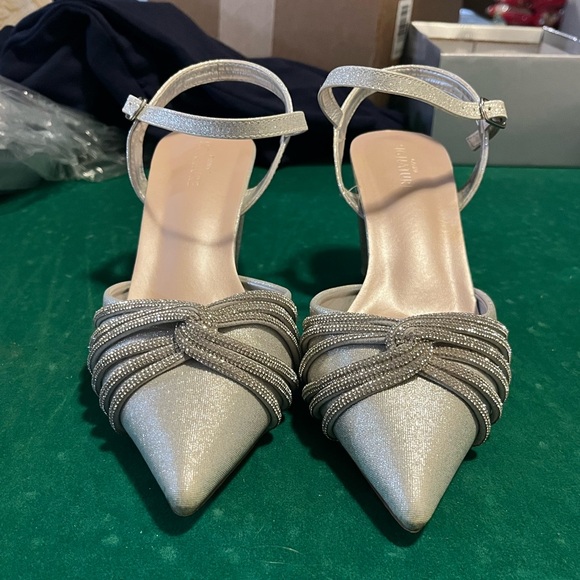 Heels - Picture 2 of 6